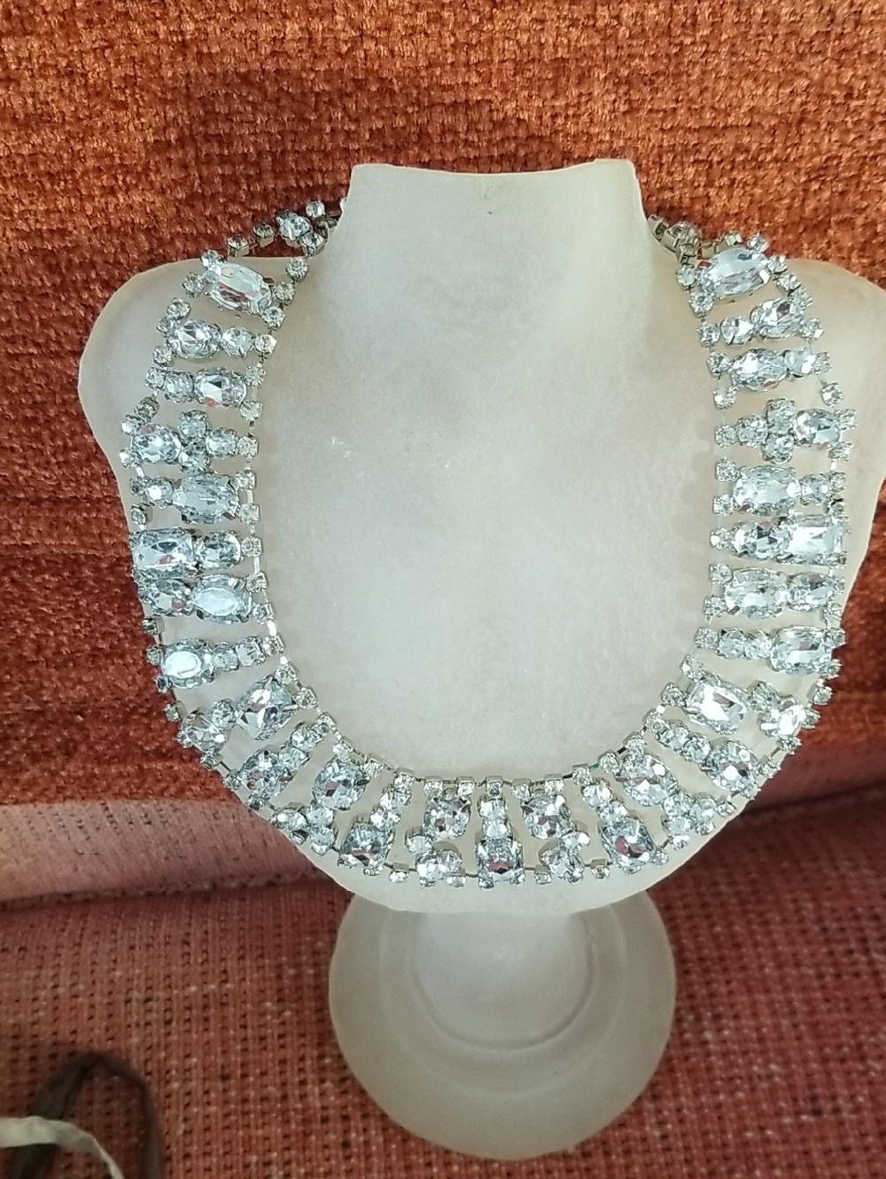 Eveningwear Choker